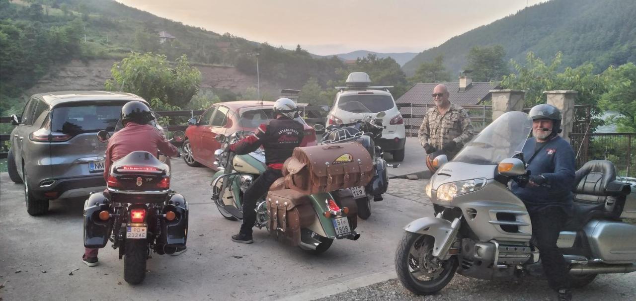 Vikendica Pored Drine Foca Handici المظهر الخارجي الصورة