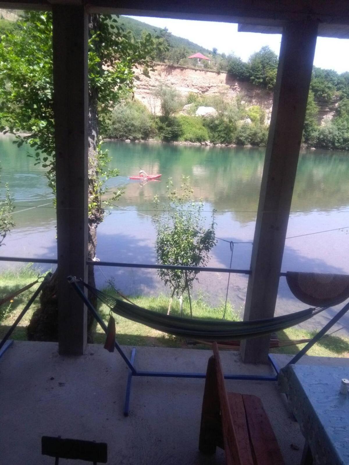 Vikendica Pored Drine Foca Handici المظهر الخارجي الصورة